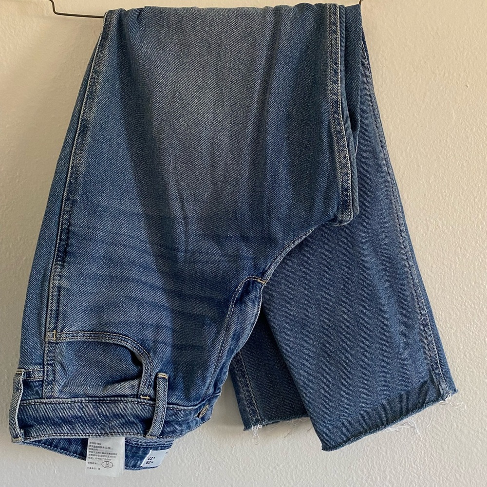 Hollister Curvy High Rise Mom Jean 29x27